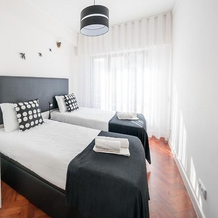 Central Family And Executive Apartment Lisbon Bagian luar foto