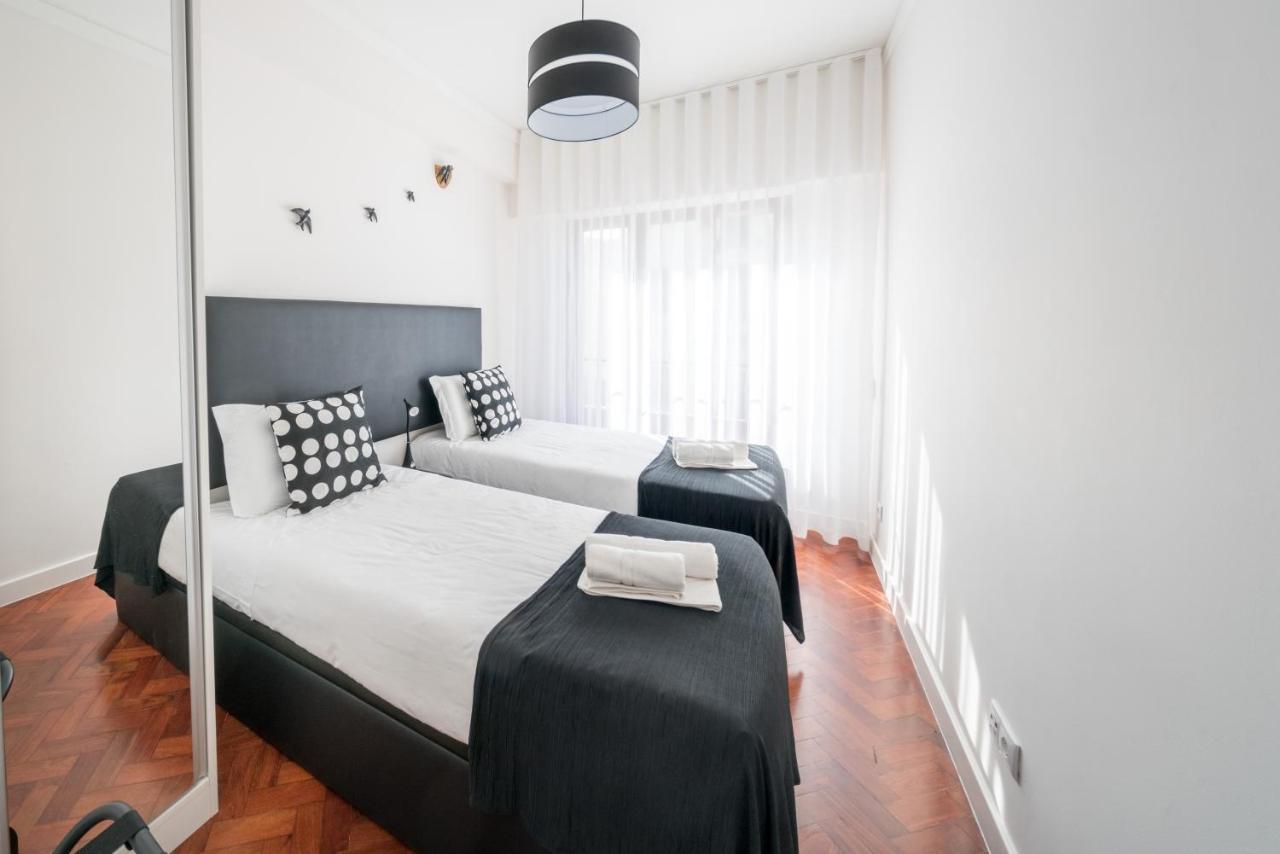 Central Family And Executive Apartment Lisbon Bagian luar foto